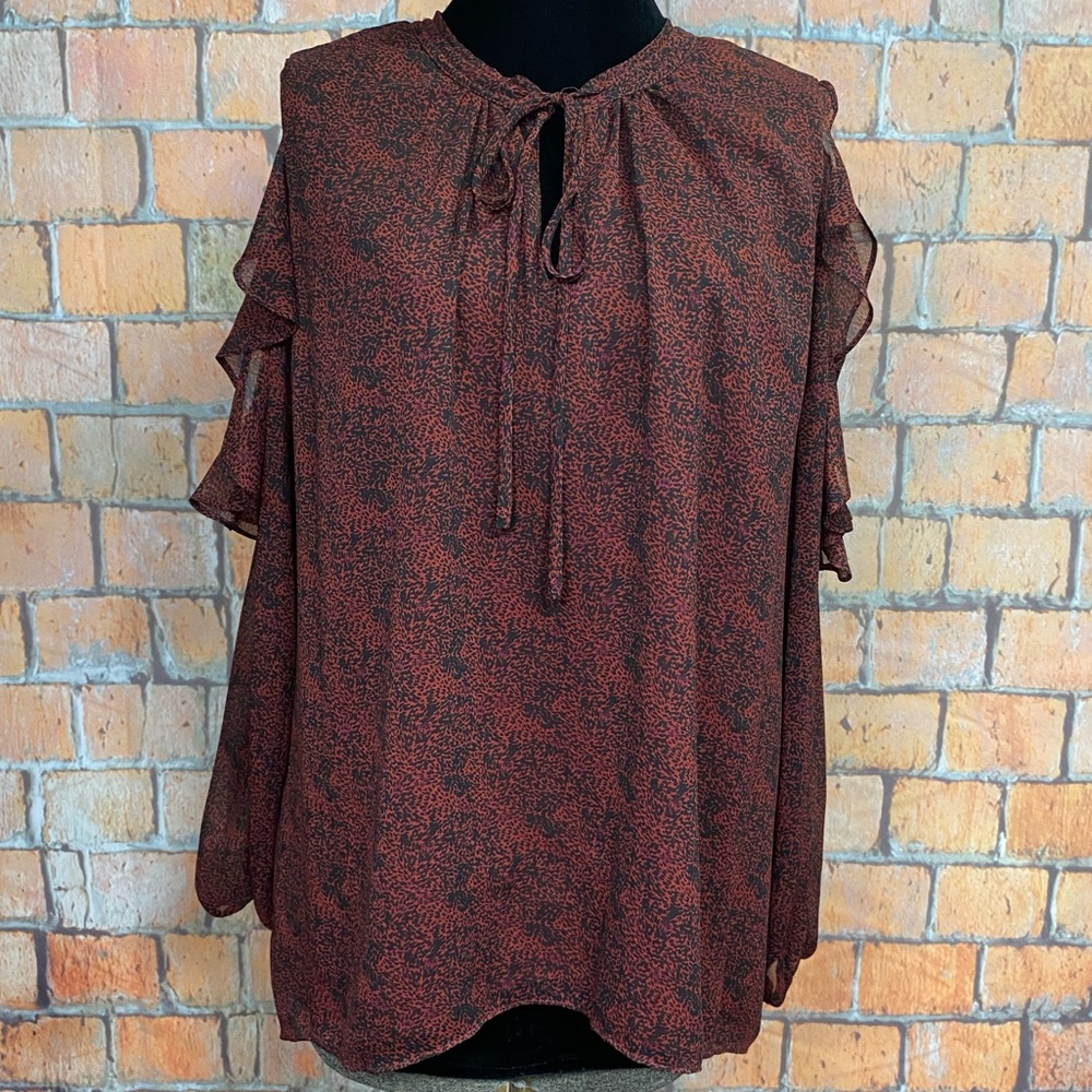 Gibson Latimer Cold-Shoulder Tie Neck Top